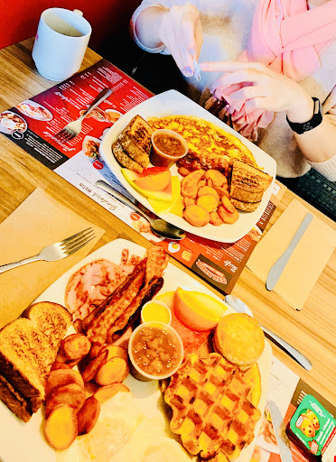 Photo of Pizzeria Stratos - 324 Rue St François, La Tuque, QC G9X 1S1